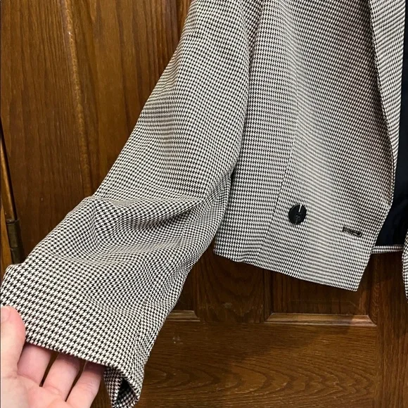 Stradivarius Women's Black, Brown, & Cream Cropped Blazer - Picture 3 of 9